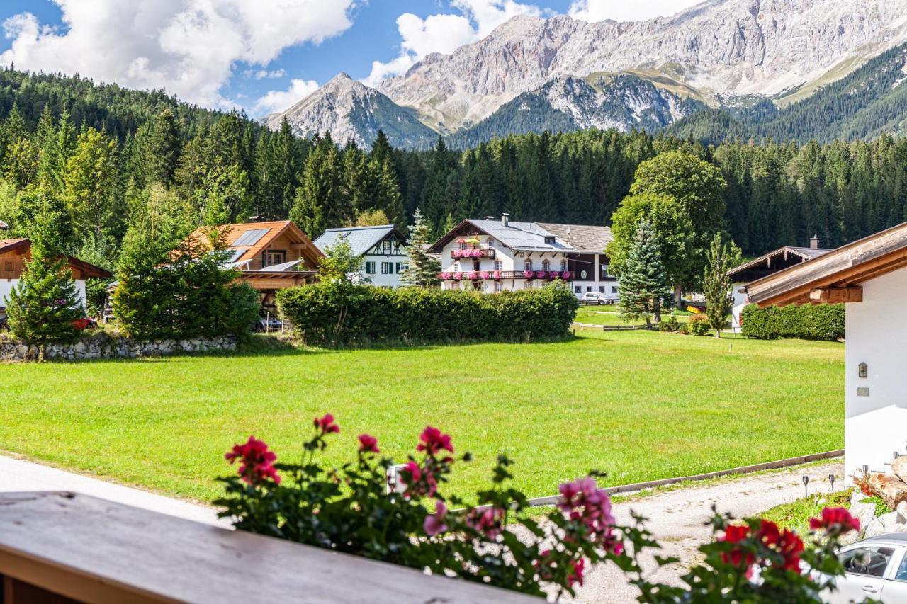 Landhaus Sonja 1 Lägenhet Leutasch Exteriör bild